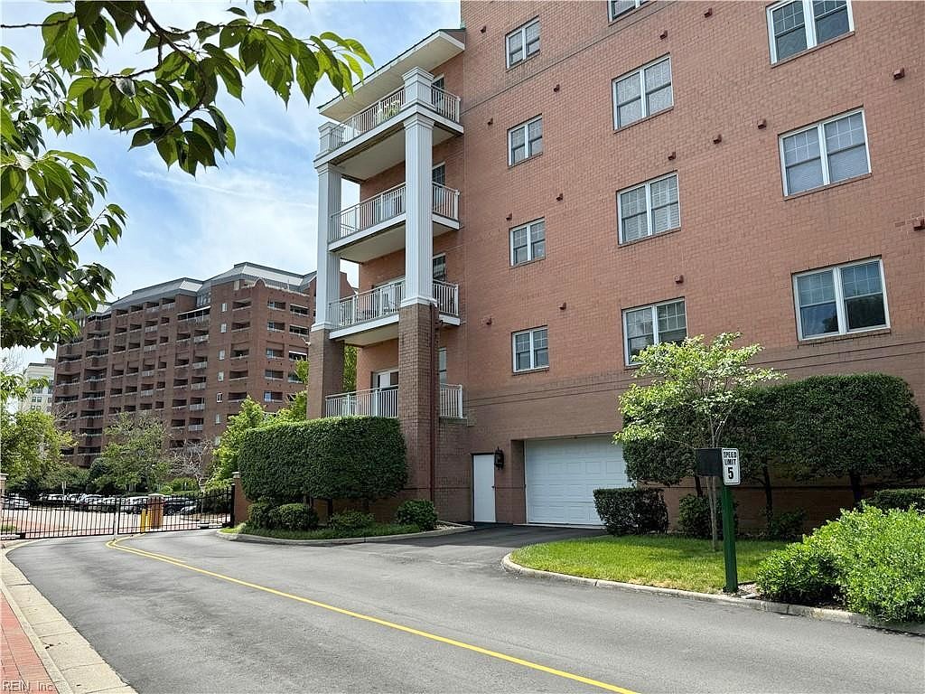 301 BROOKE AVE Unit 105  