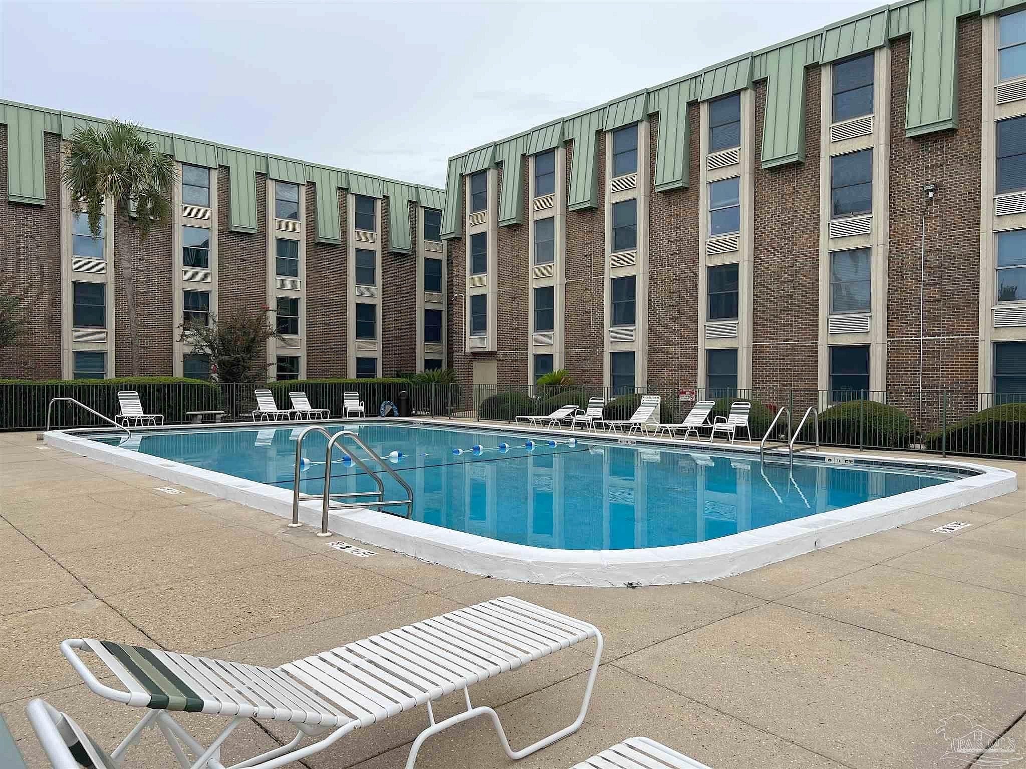 224 E Garden St Unit 148