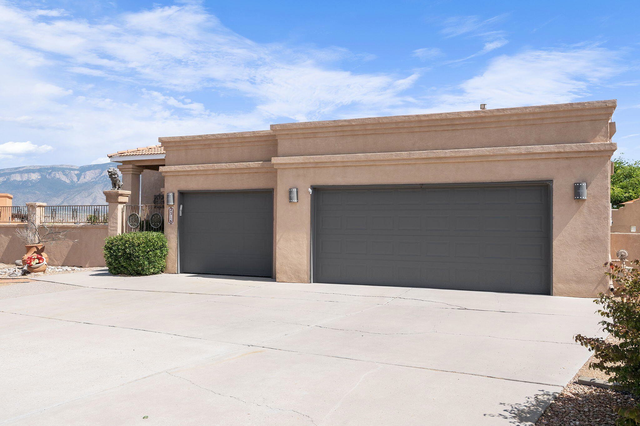 2516 Sandia Loop NE  