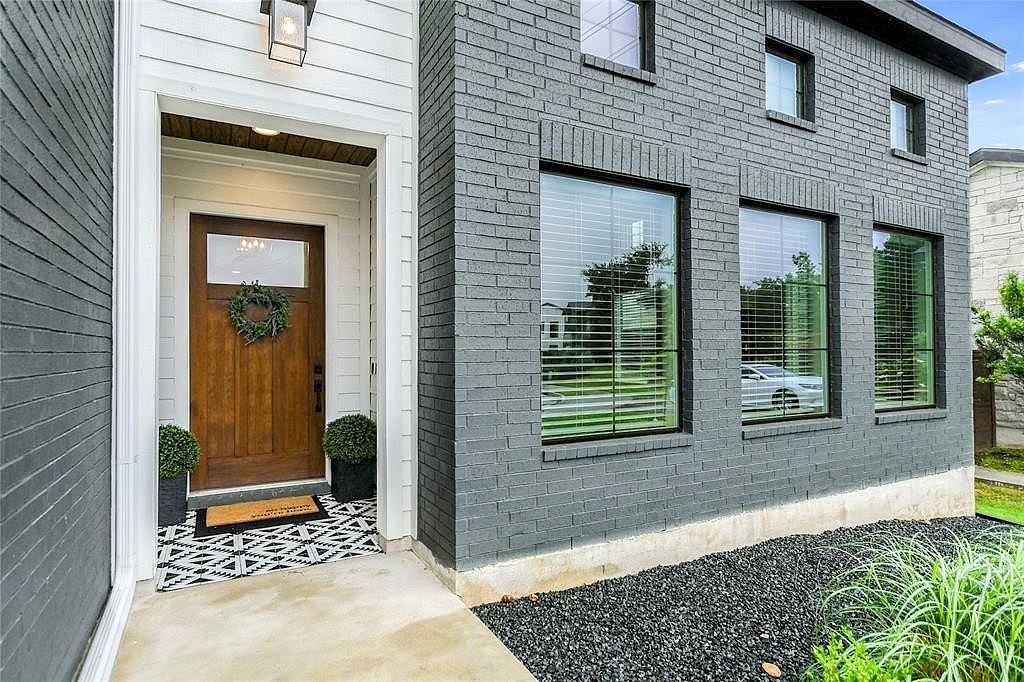 1411 Fox Sparrow Trl  