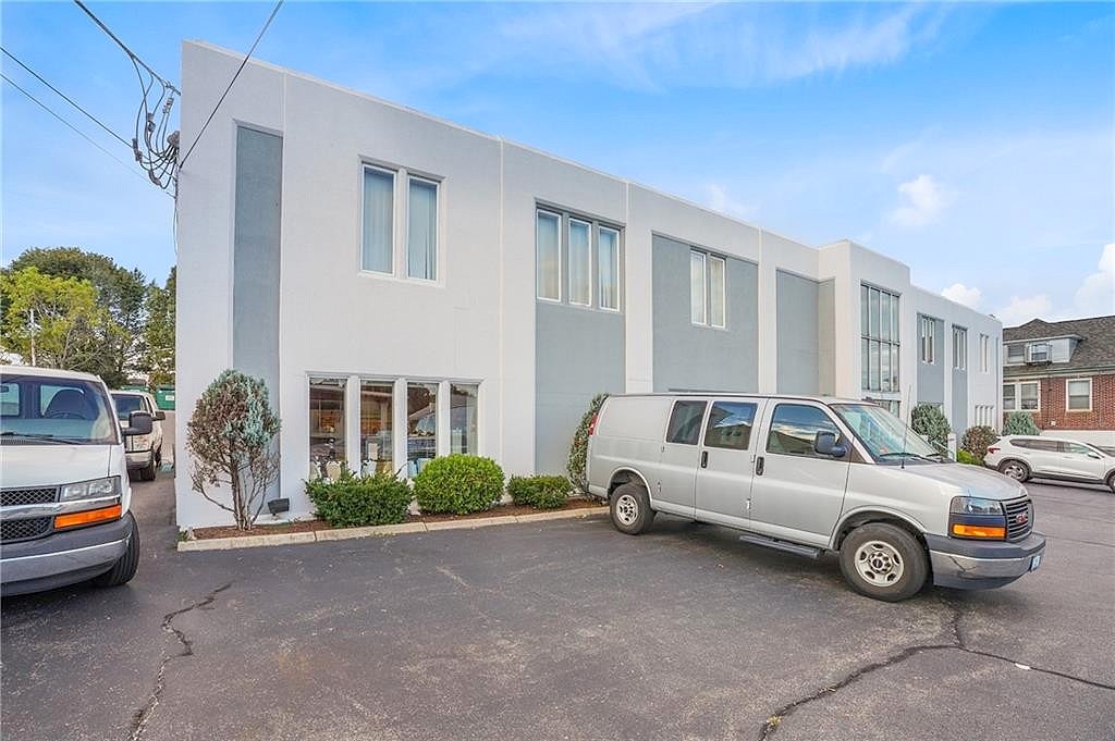 1303 Mineral Spring Ave  