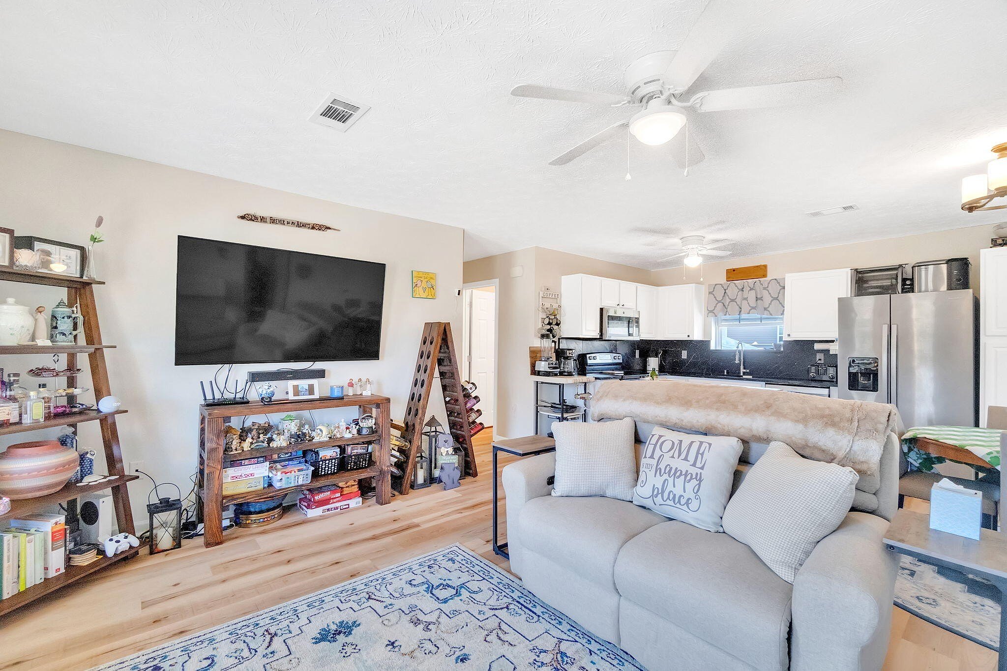 3058 KIMBERLY DR  