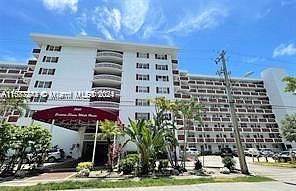 3660 NE 166TH ST Unit 611  