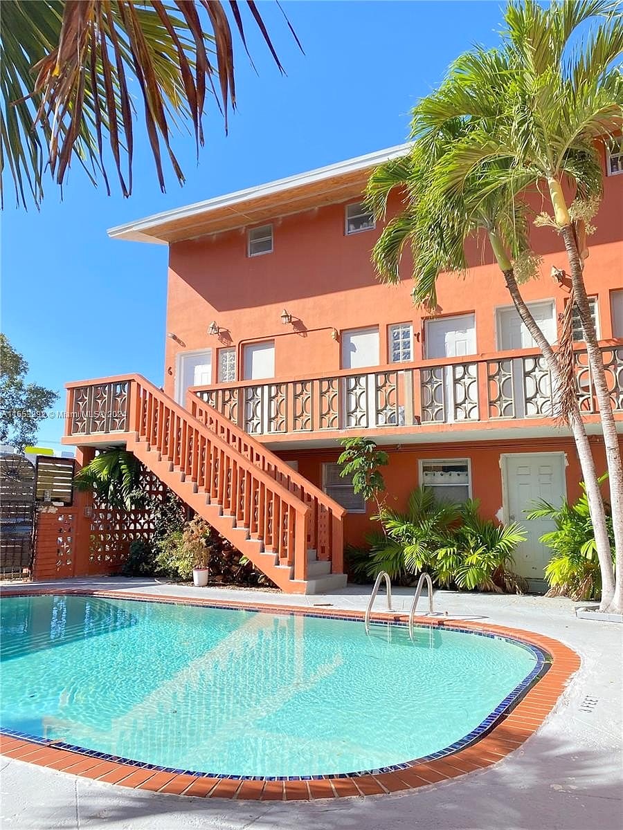 421 NE 68th St Unit 6  