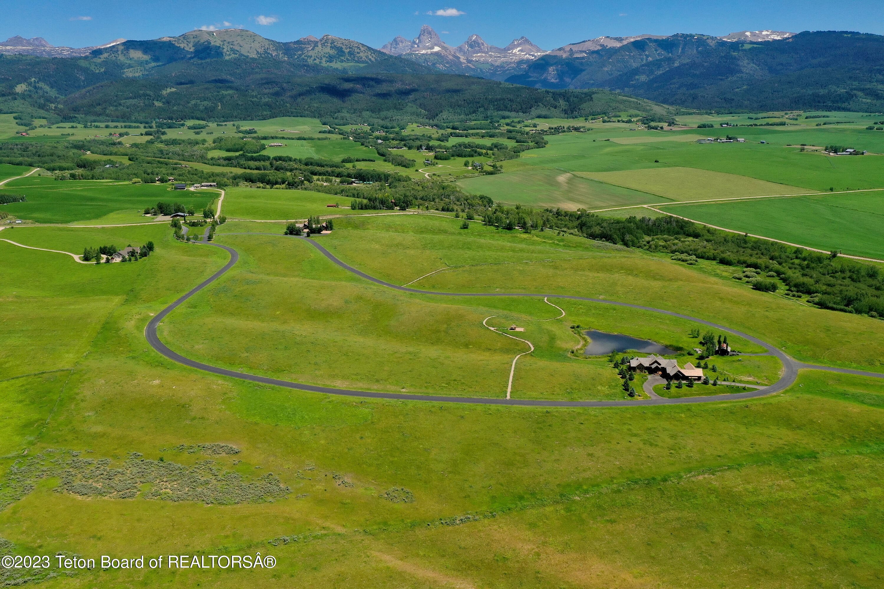 2330 SNOW CREST Rnch DR