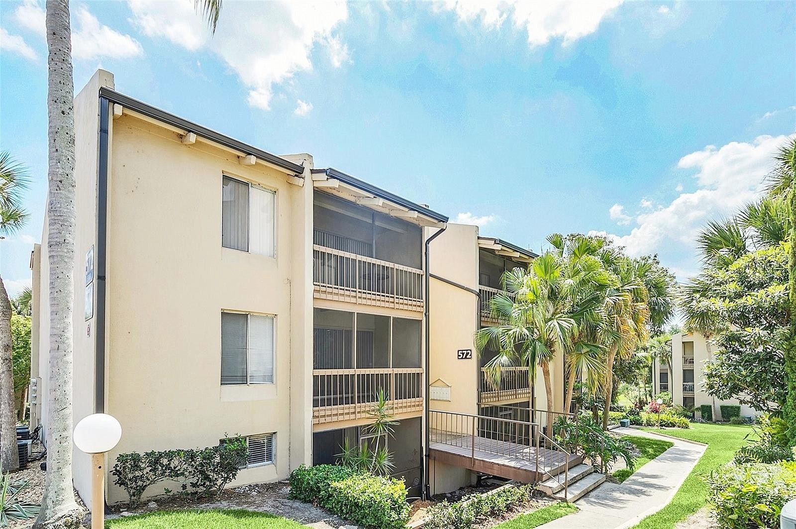 572 Orange Dr Unit 60  