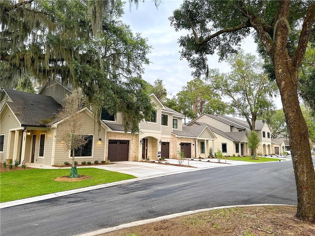 156 Fifty Oaks Ln  
