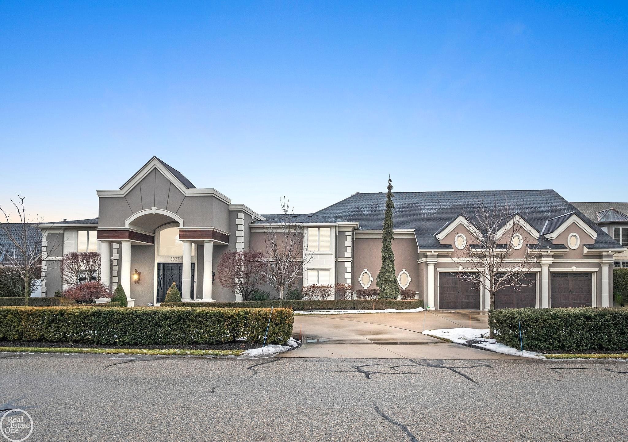 38371 HURON POINTE DR  