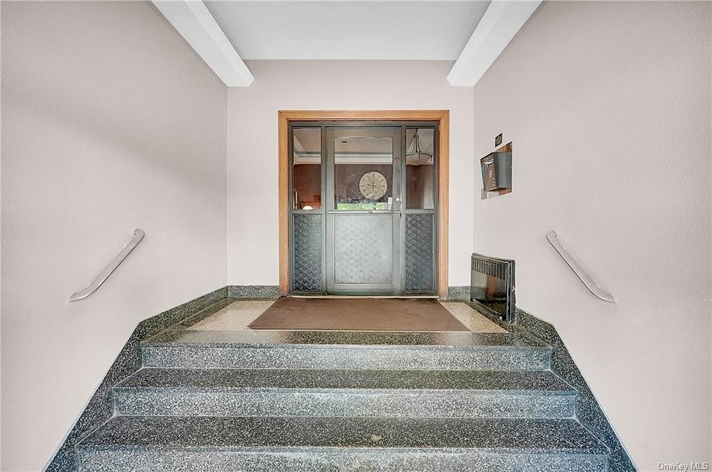 95 Sedgwick Ave Unit 6C  