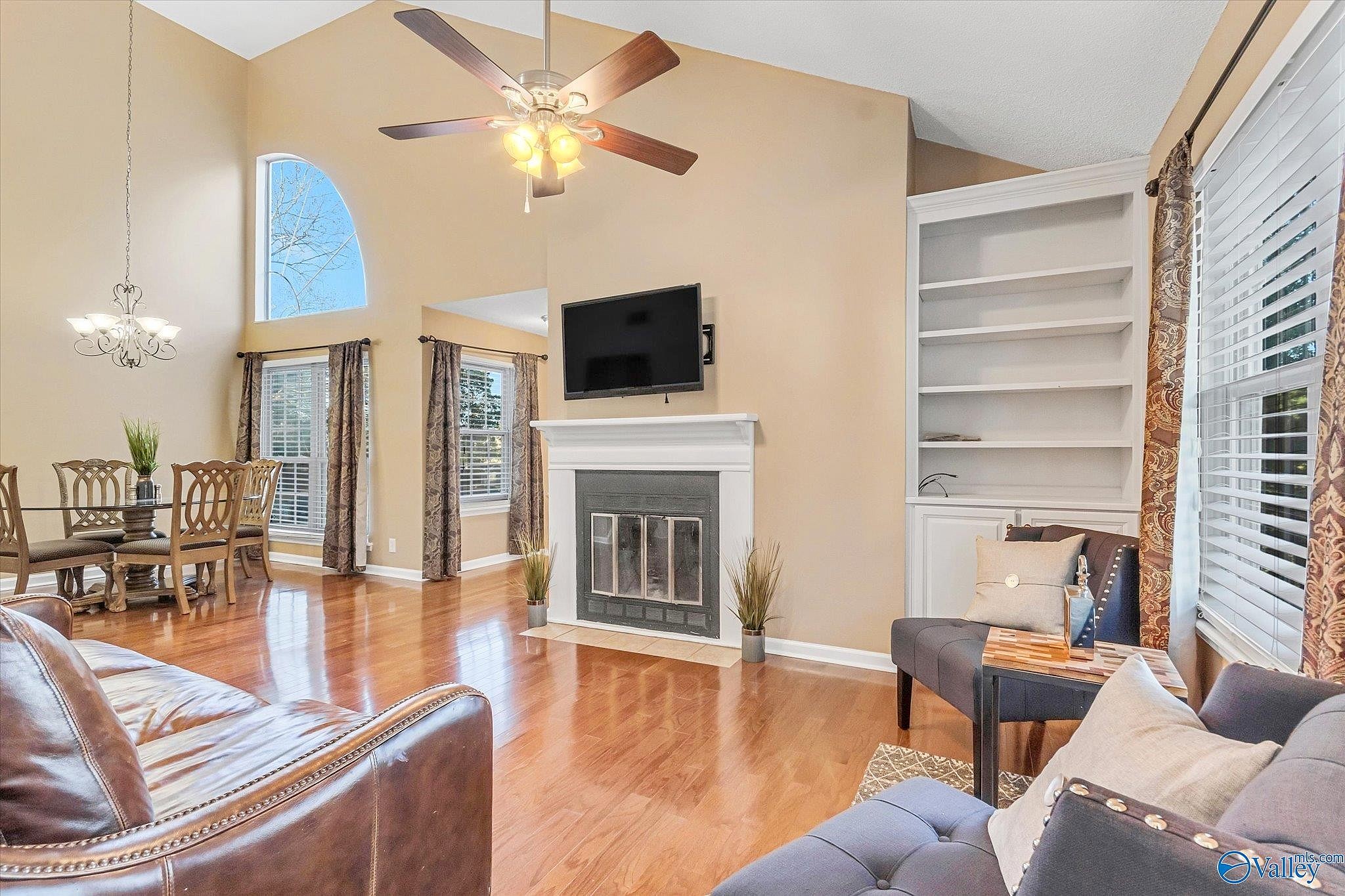 1037 STONES THROW DR NW  