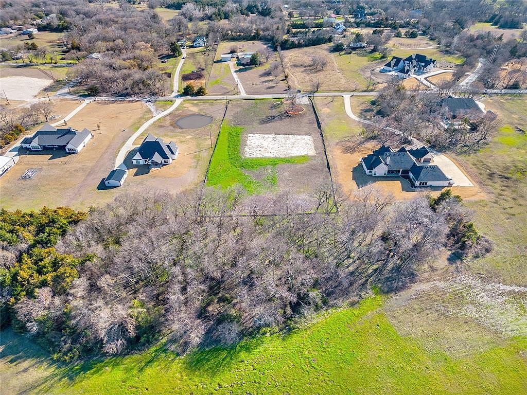 645 E Winningkoff Rd  