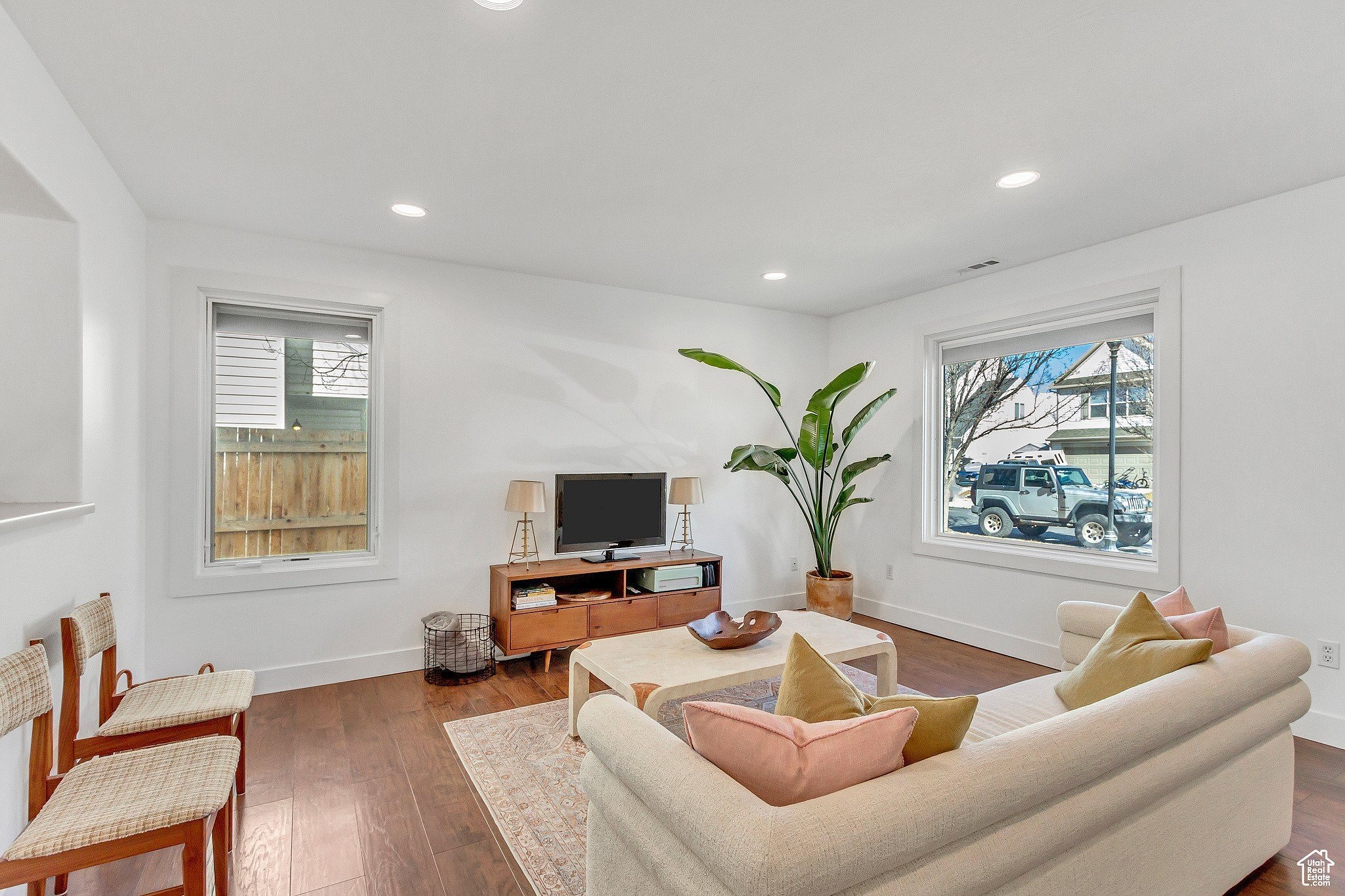 32 N Cameron St  