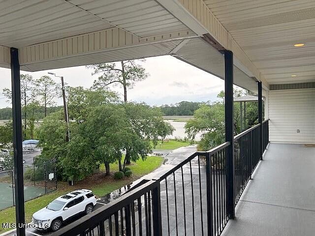 3230 CUMBERLAND RD Unit 213  