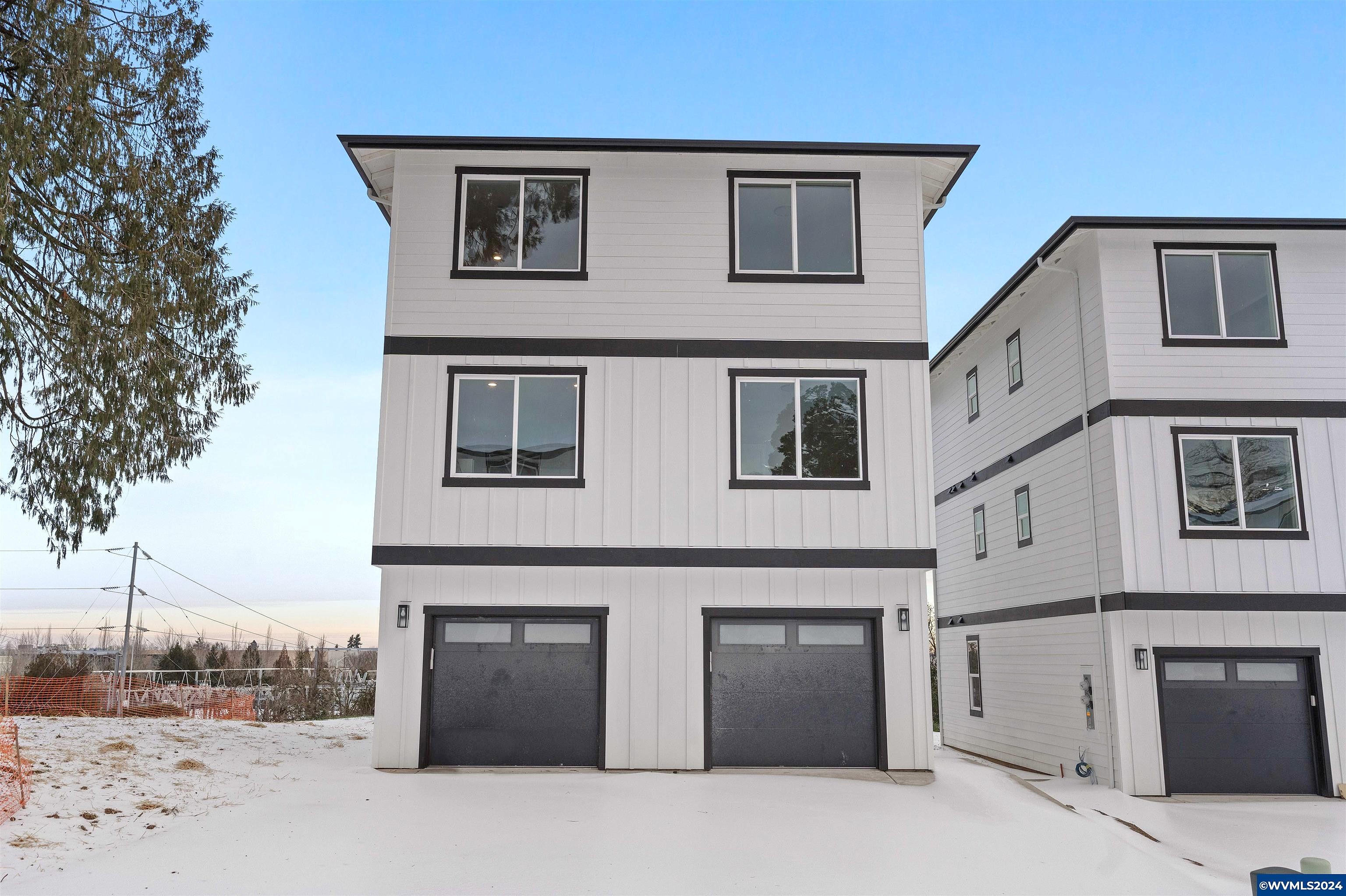 2431 Strong Heights Ln S  