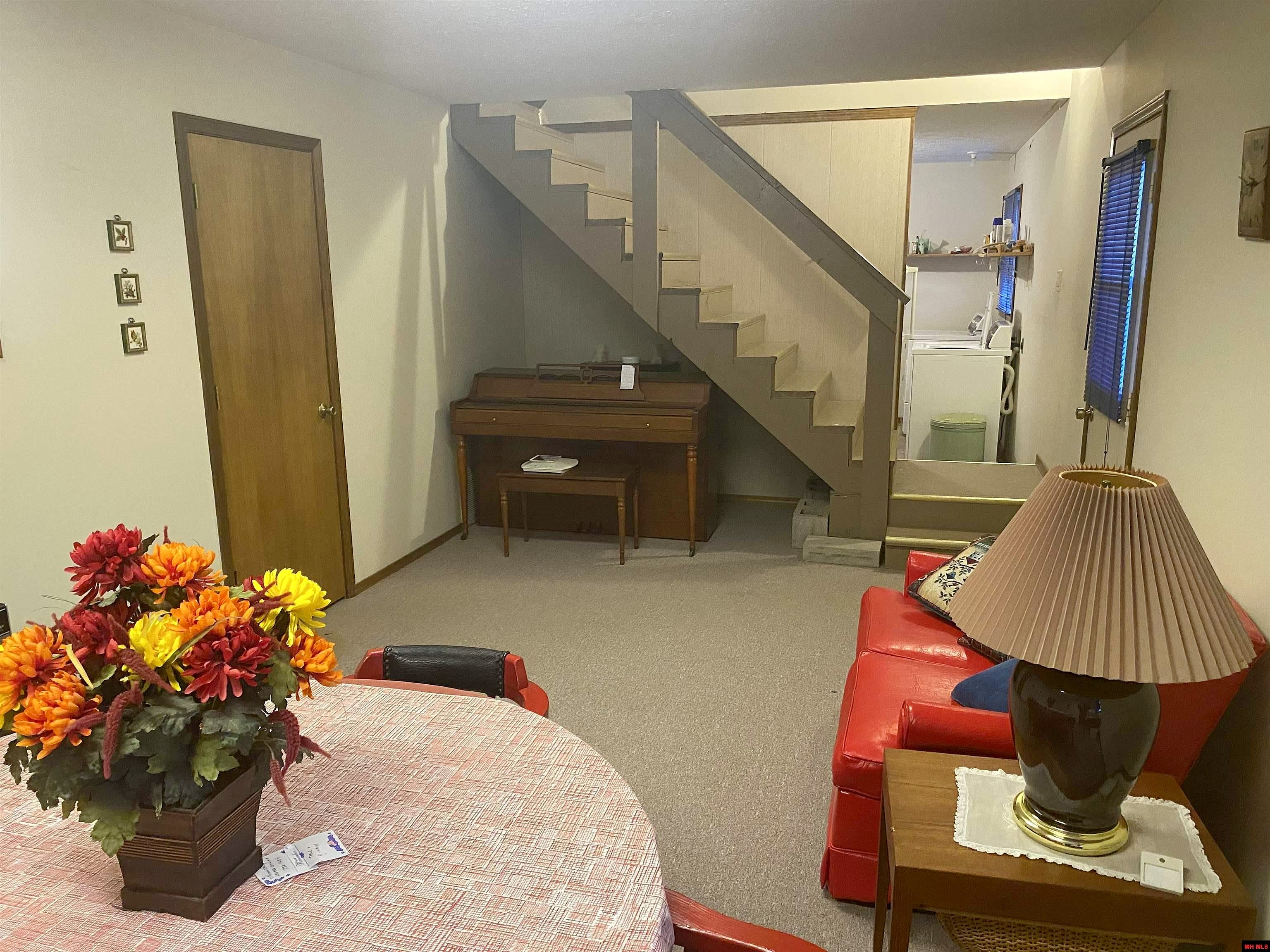709 Dogleg Dr  