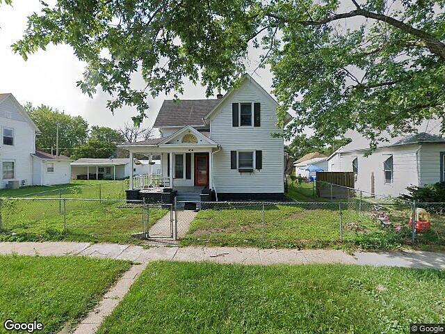 306 E Maple St  