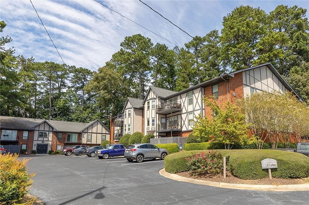 6851 Roswell Rd Unit C10  