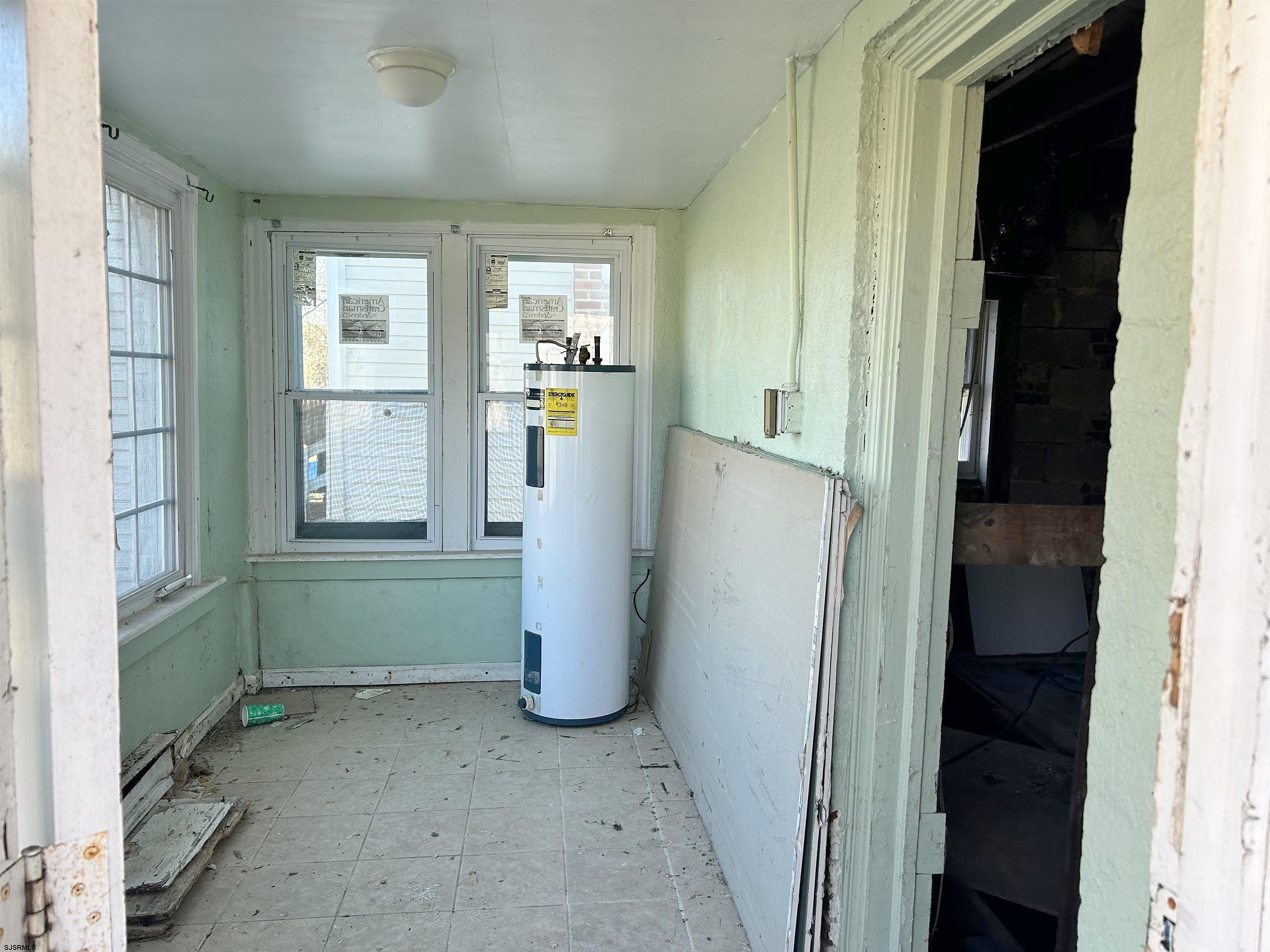 203 E Edgewater Ave  