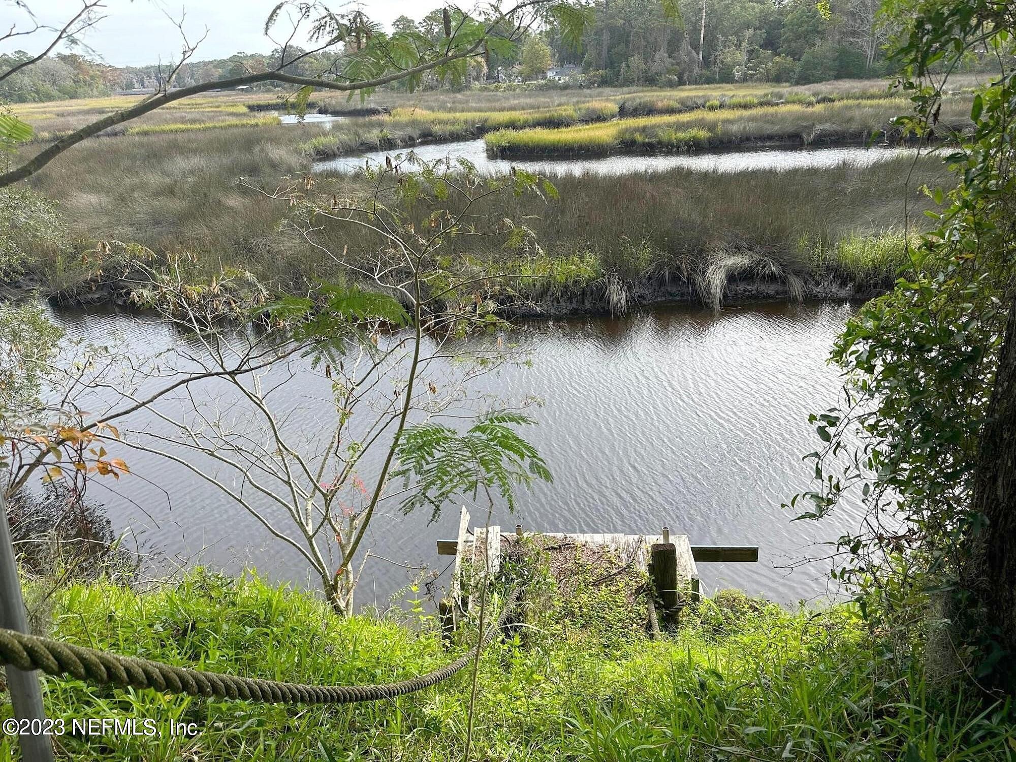 11763 WATER BLUFF DR E  