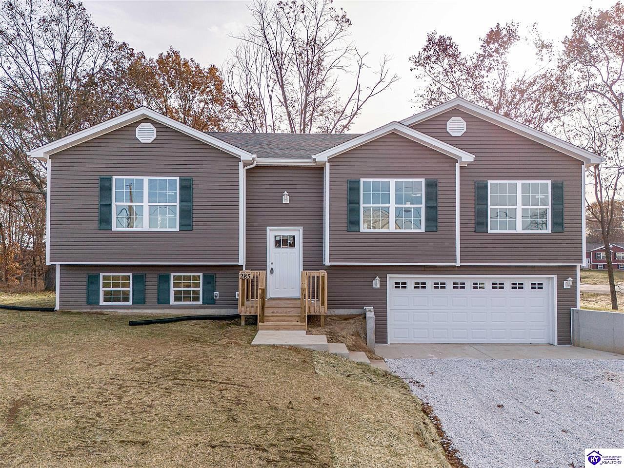 285 Brinlee Dr