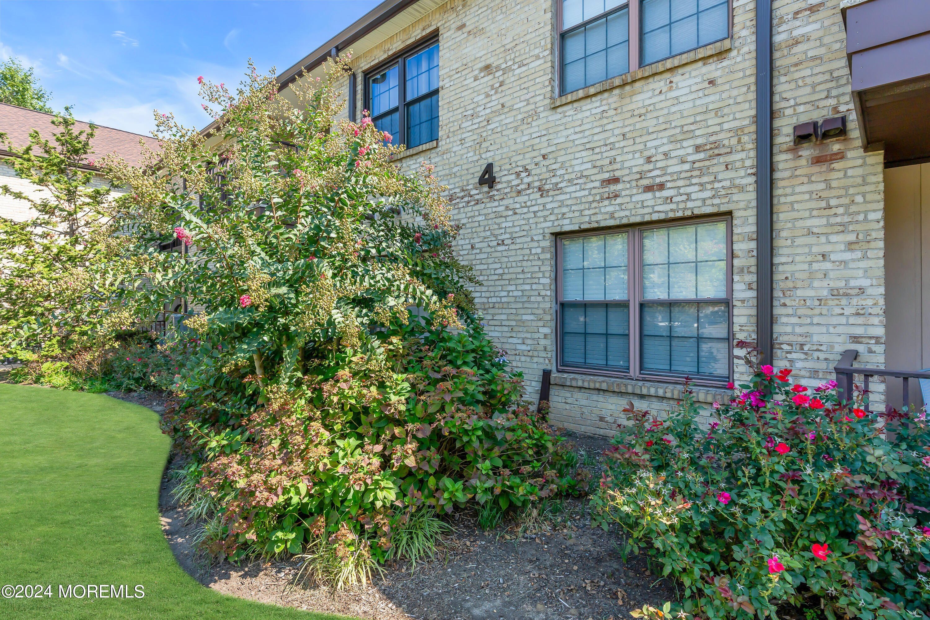 416 Wellington Pl  