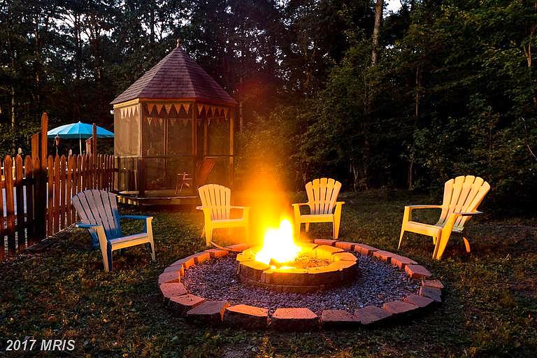 4 Old Cobblestone Ct  