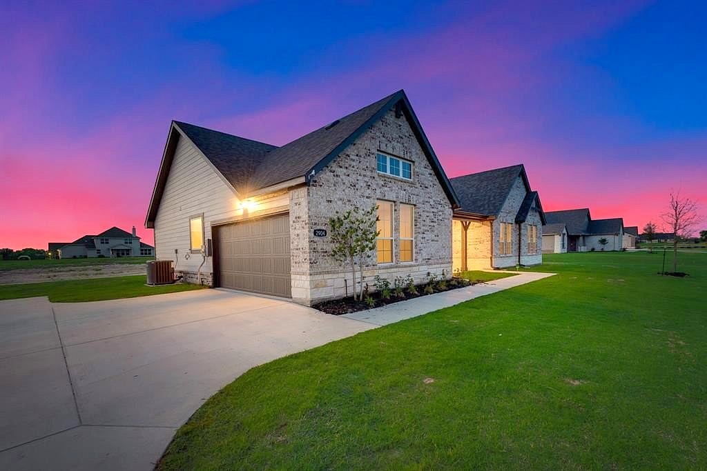 2904 Mossy Oak Dr  