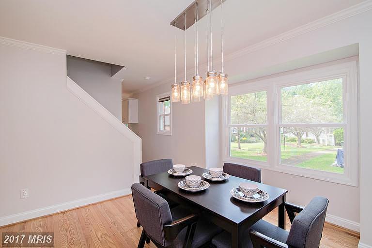 9825 Pebble Weigh Ct