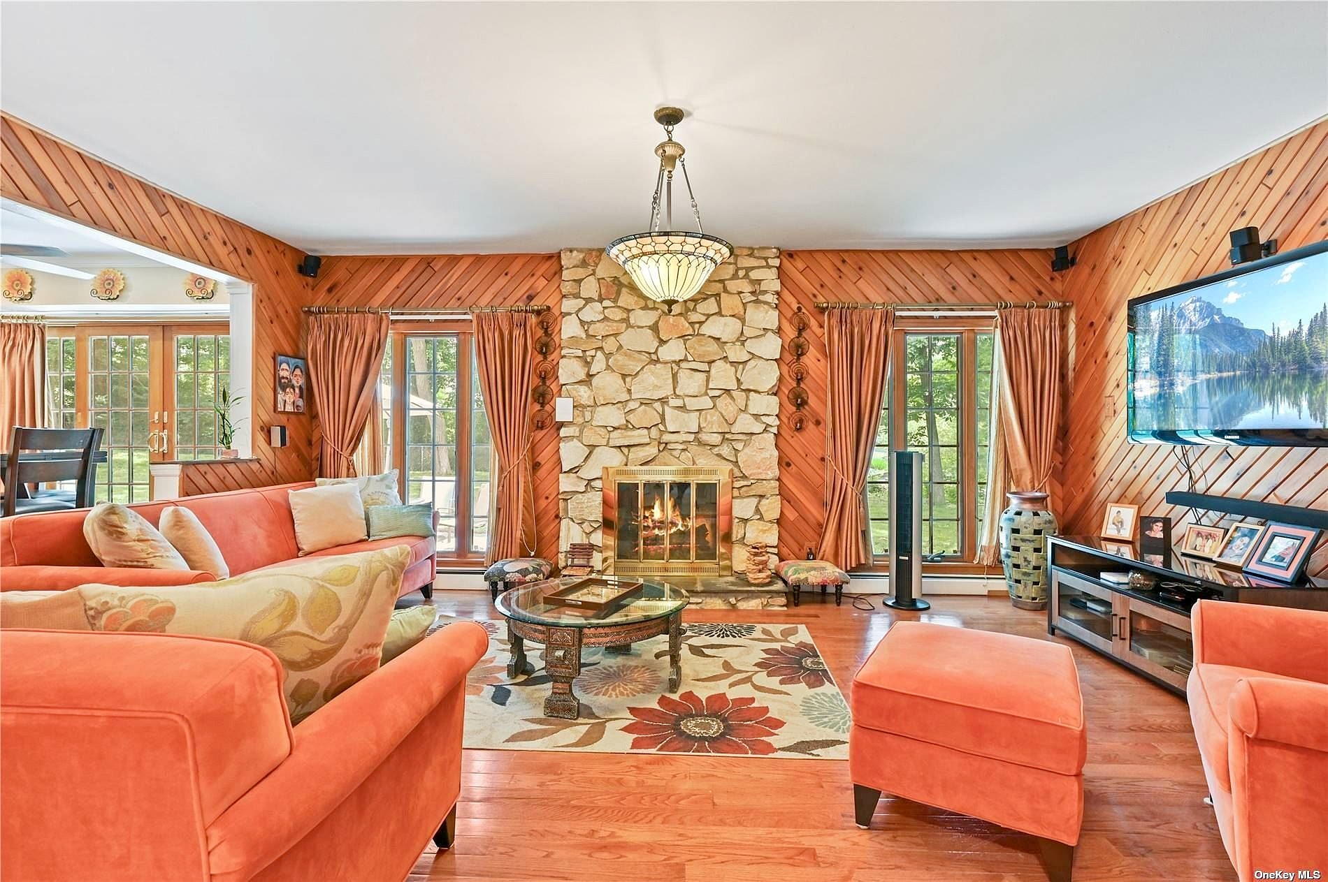 6 Ibsen Ct  