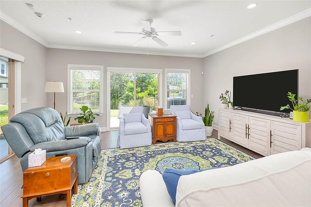 1803 MARINERS CIR  