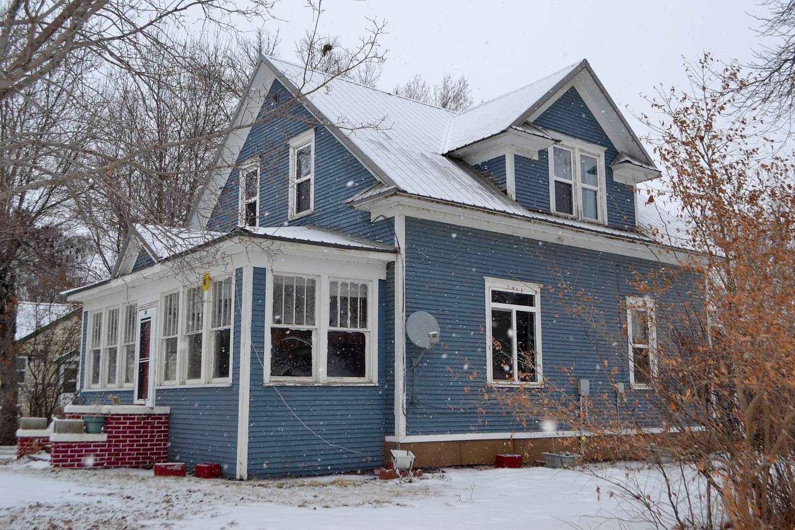 321 Mitchell Ave S  