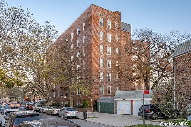 84-20 51 Ave Unit 2B  