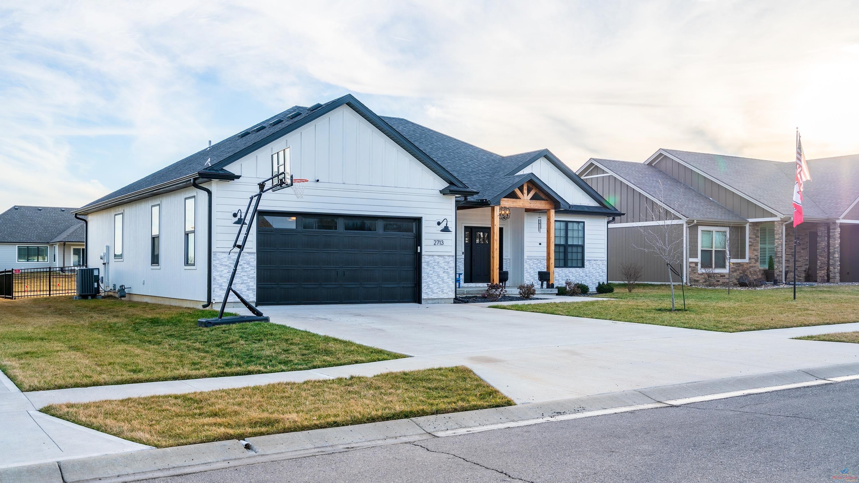 2713 CRAFTSMAN DR  