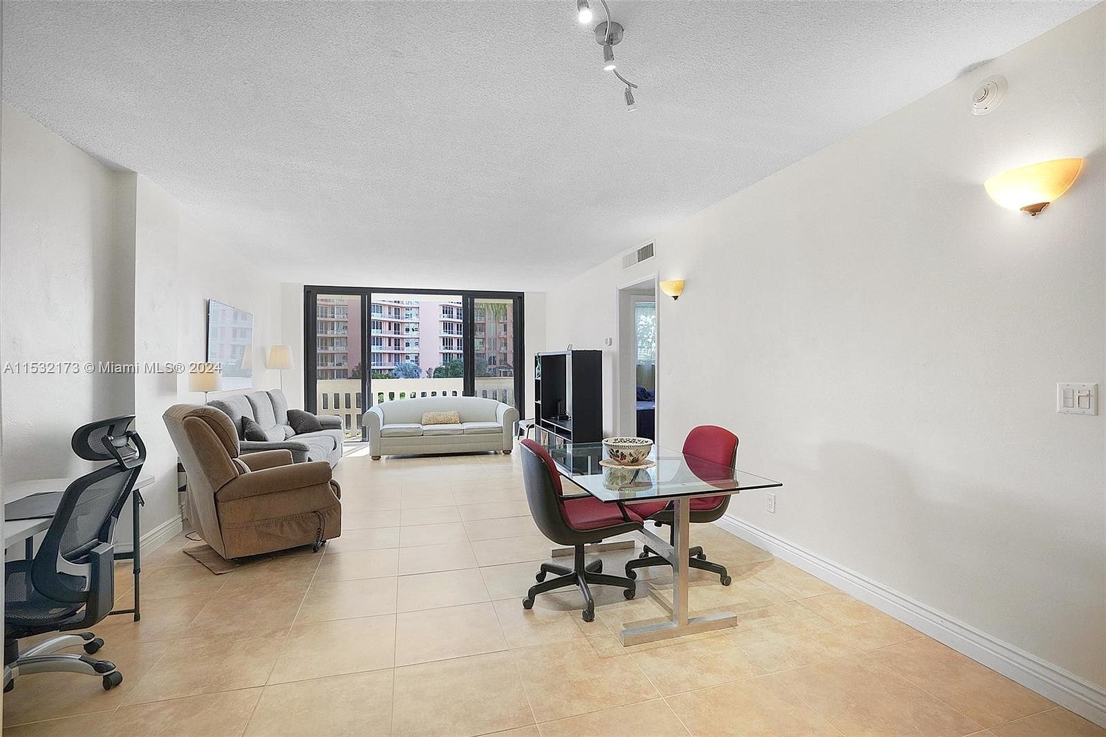 90 Edgewater Dr Unit 418  