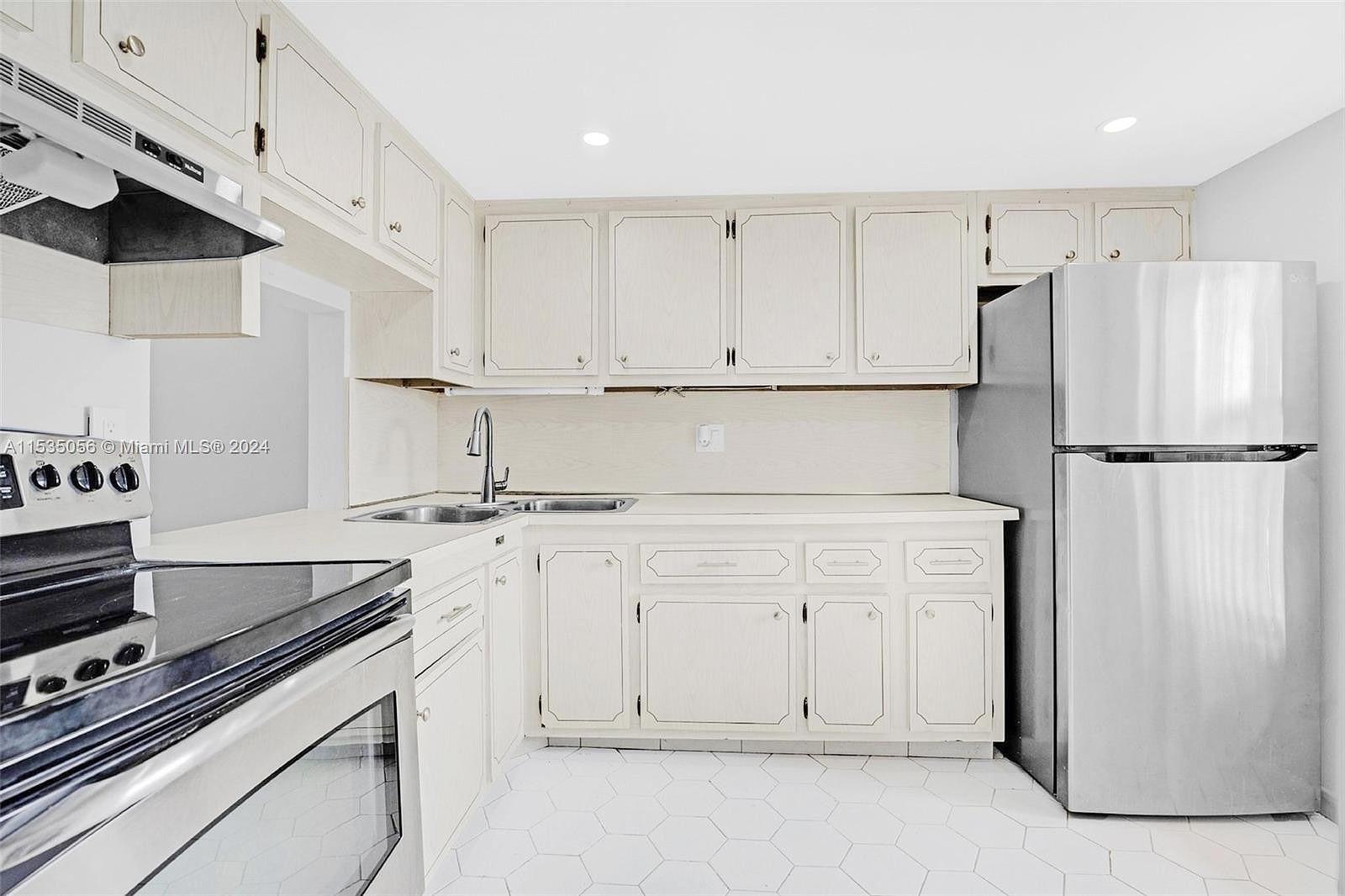 6070 NW 64th Ave Unit 302  