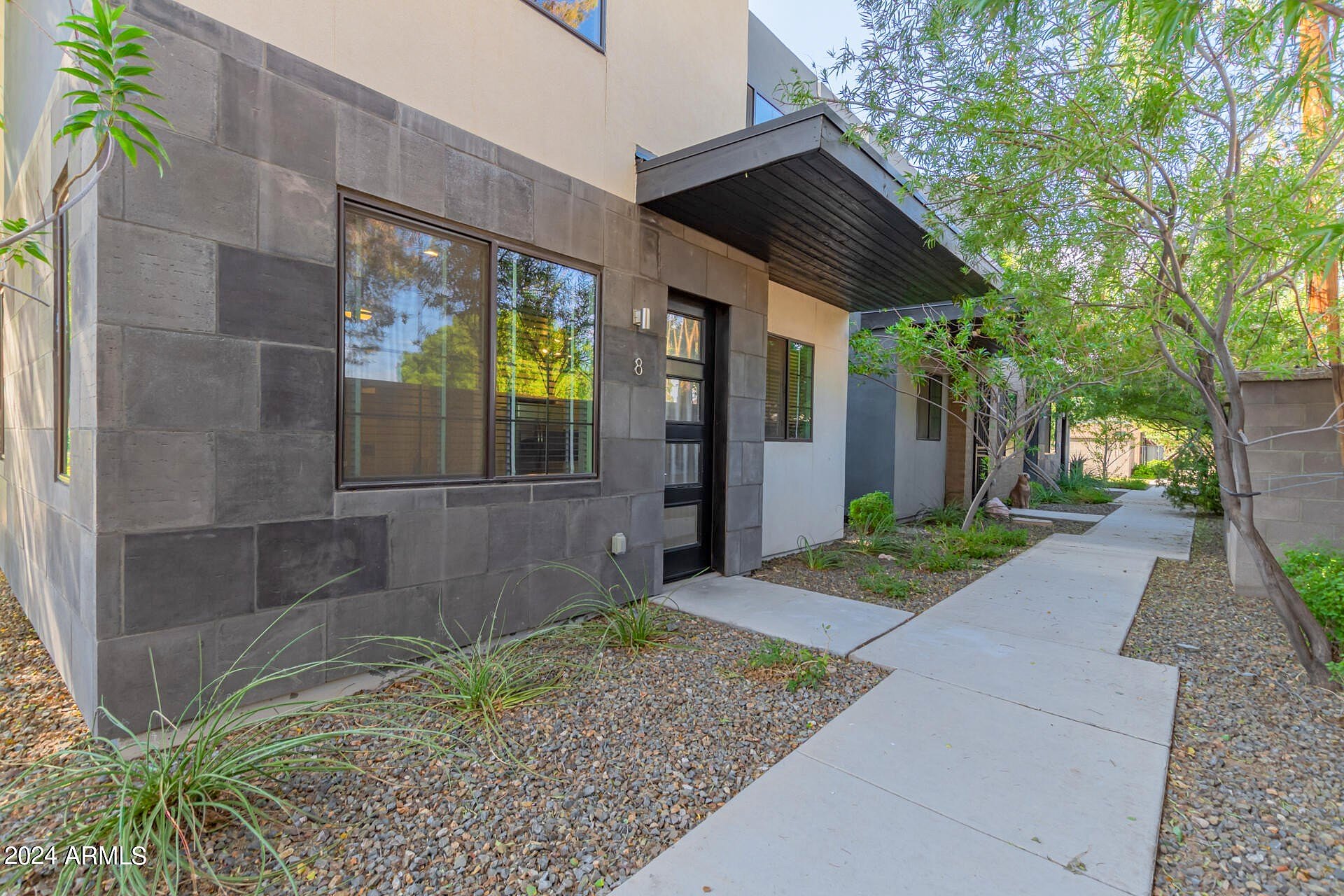 2825 N 42nd St Unit 8  