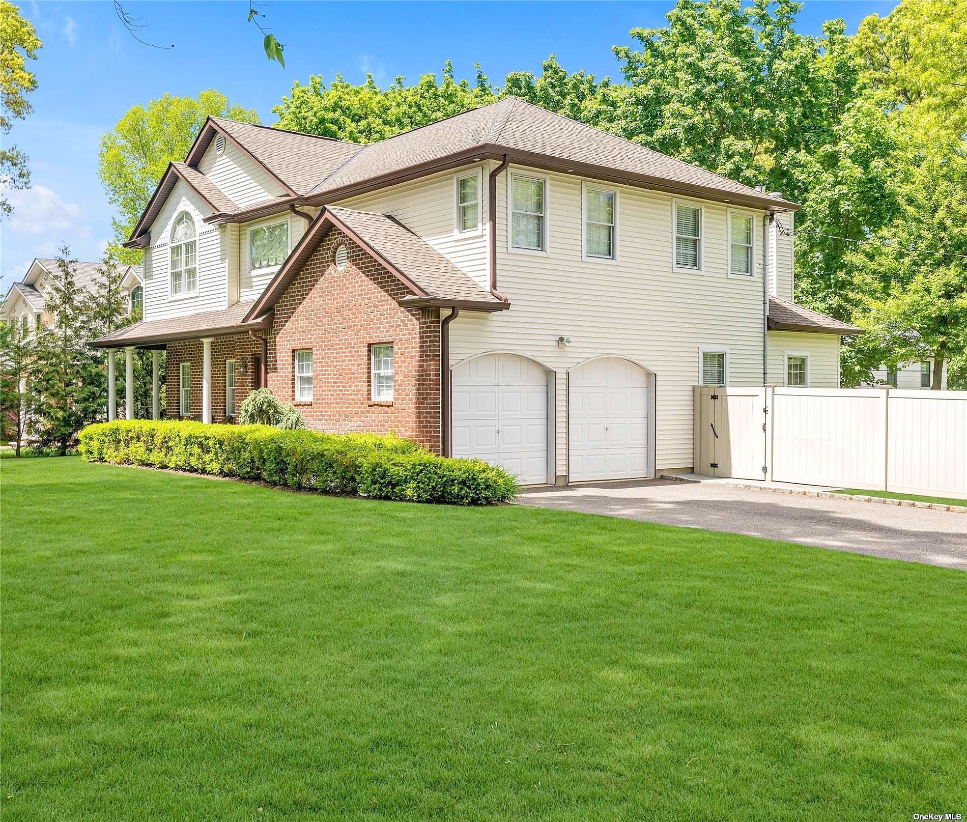 6 Central Dr  