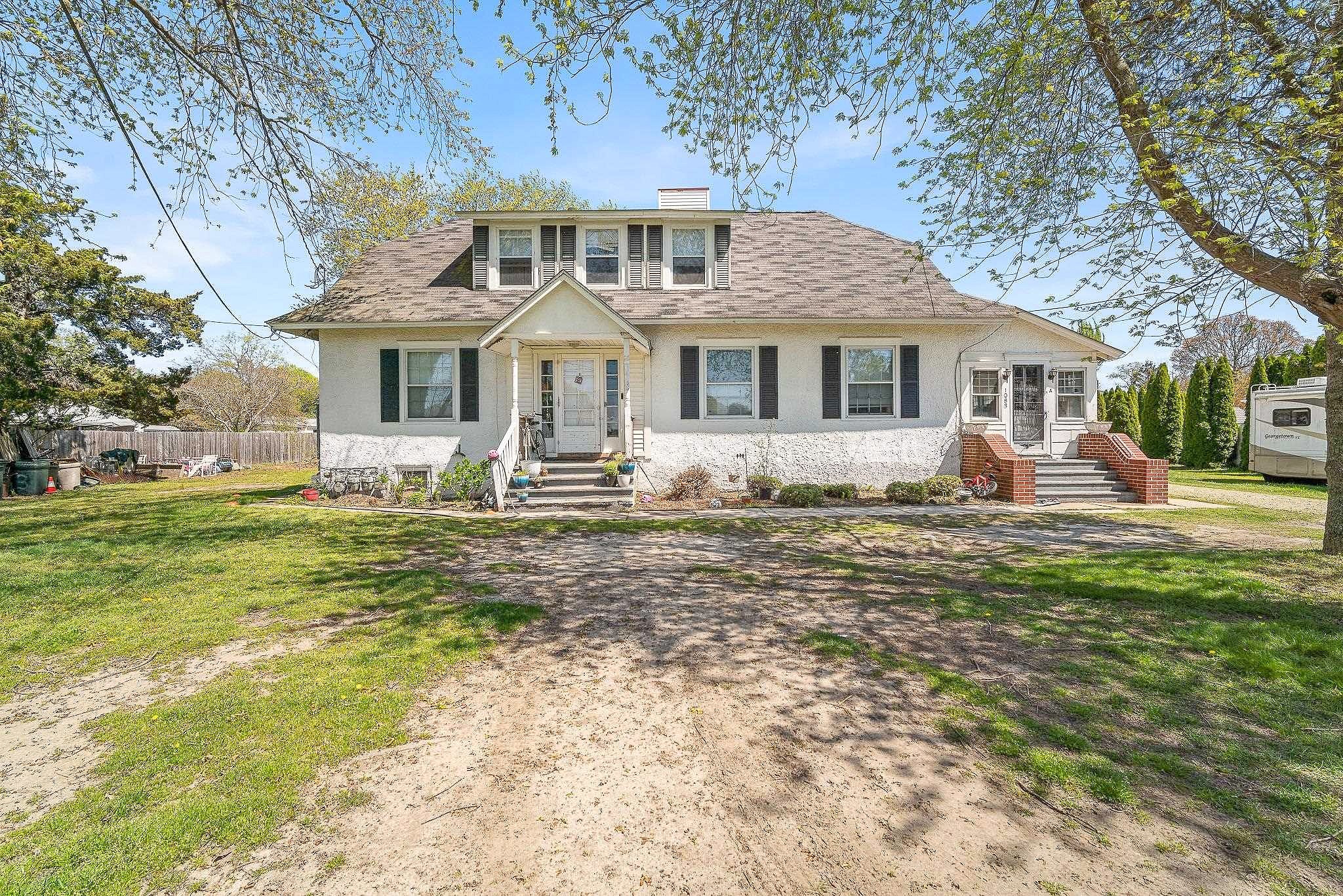 1083 Seashore Rd  
