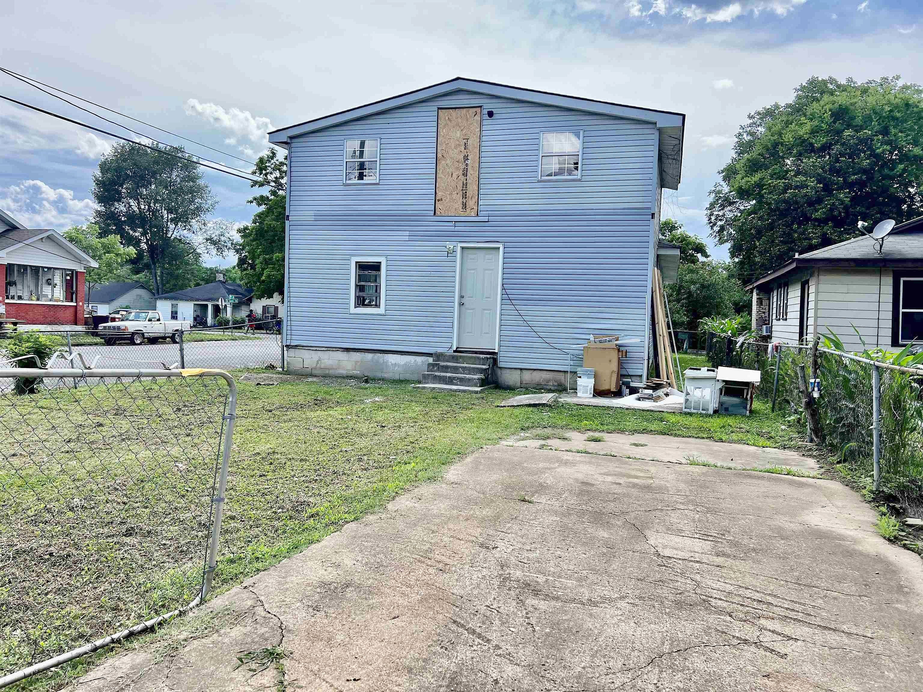 500 Saint Louis Ave  