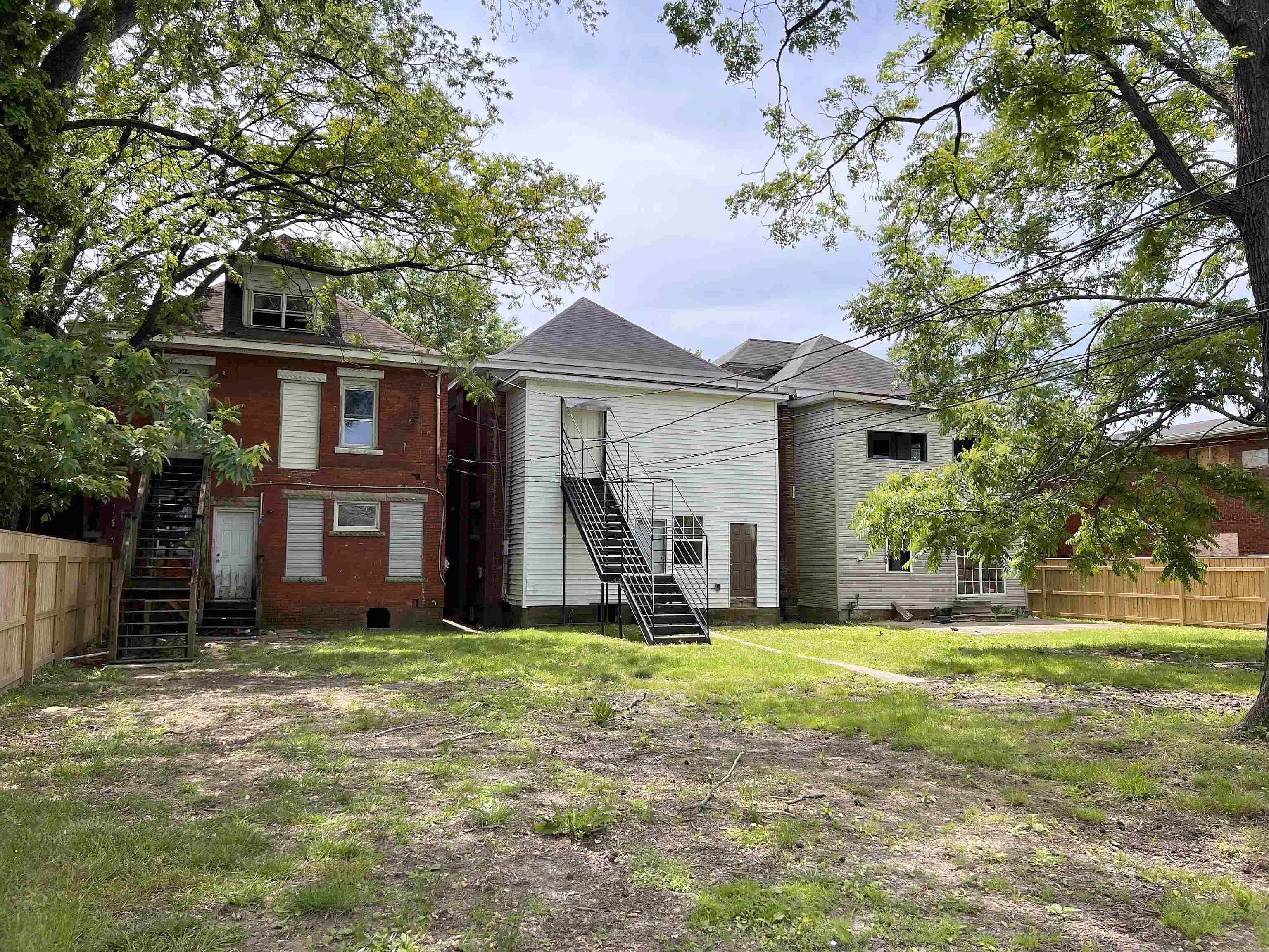 1012 9TH AVE  