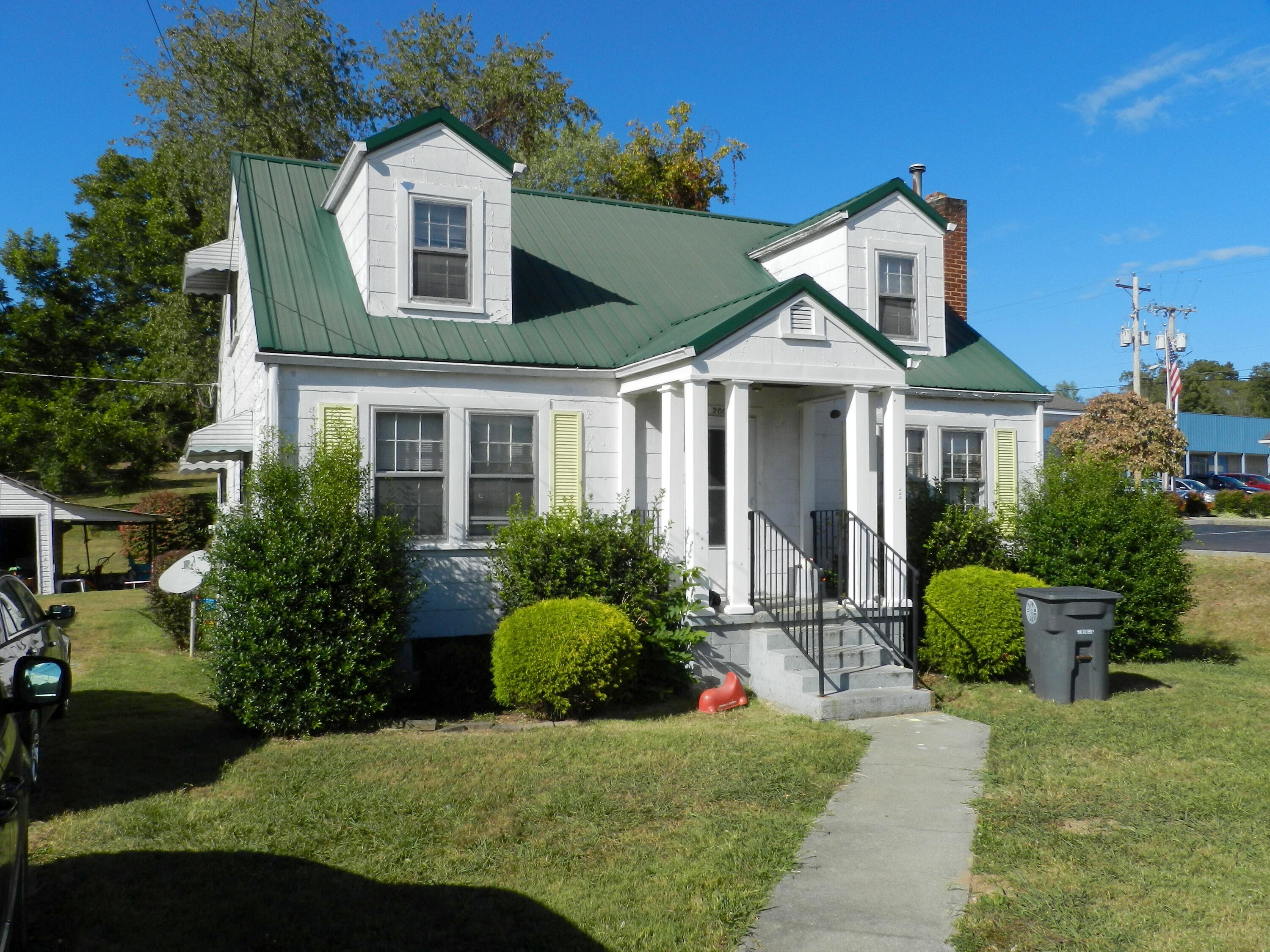 200 202 West Main St