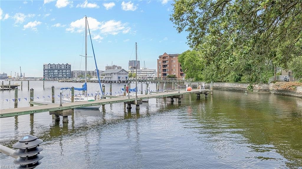 401 College Pl Unit 14  