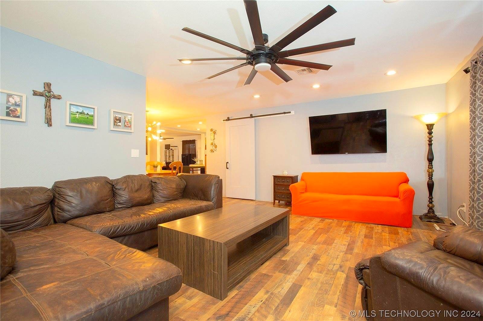 404 W Durant Ave