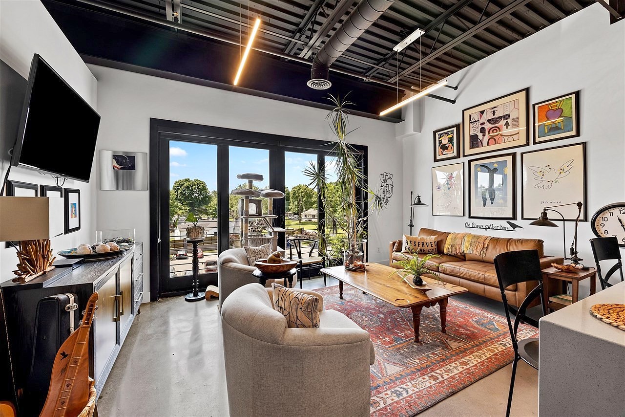 1131 Suite 306 Fairview Ave Ste 306  