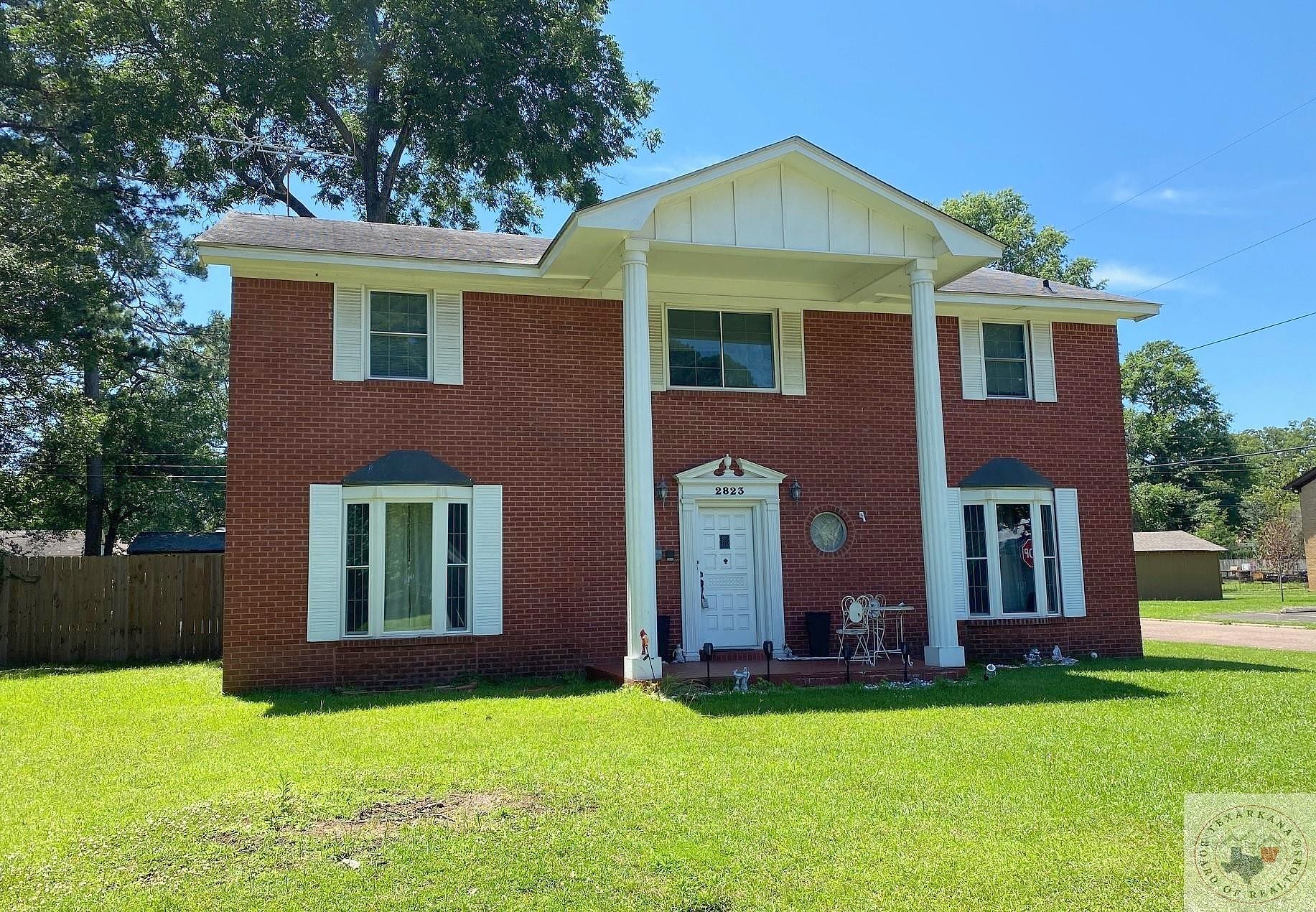 2823 Hickory St  