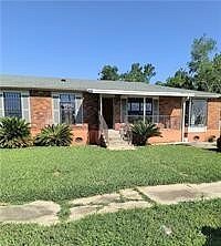 2012 Lincolnshire Dr  