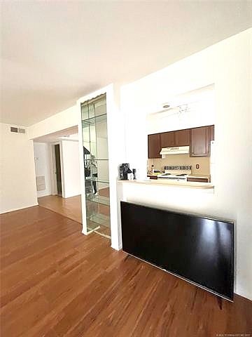 7333 S YALE AVE Unit 110  