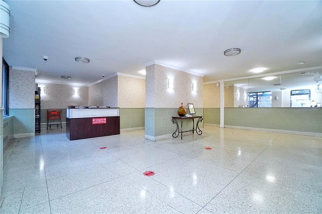 2483 West 16th St Unit 7H  