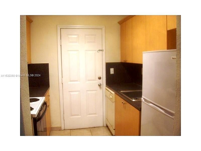 981 NE 169th St Unit 112  