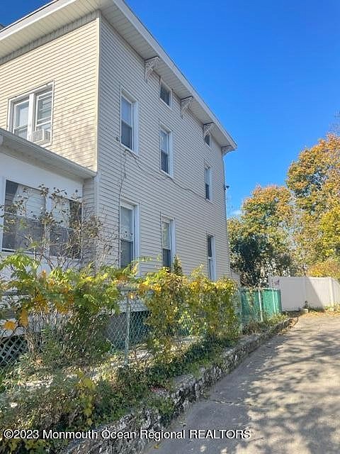 1017 SUMMERFIELD AVE  